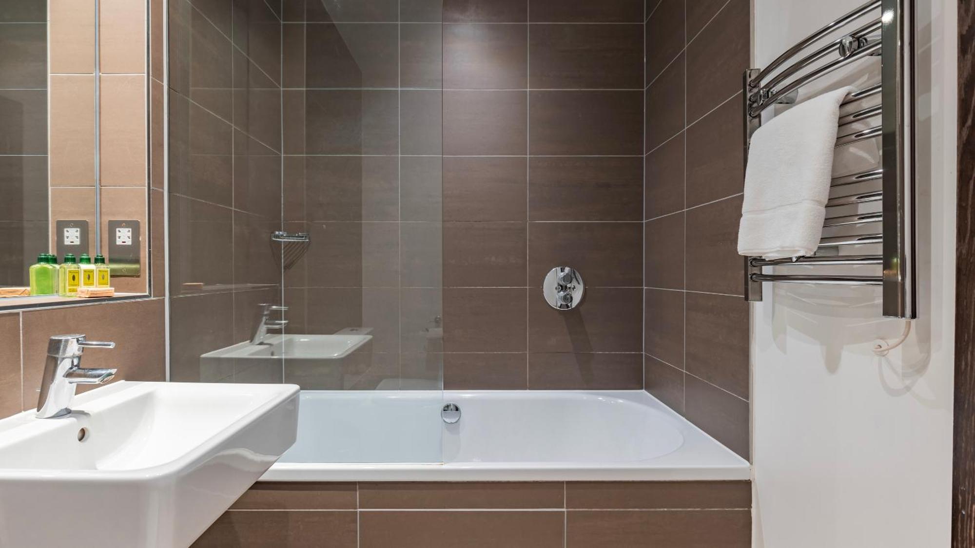 Cannon Street Serviced Apartments By Lovelystay Londra Esterno foto