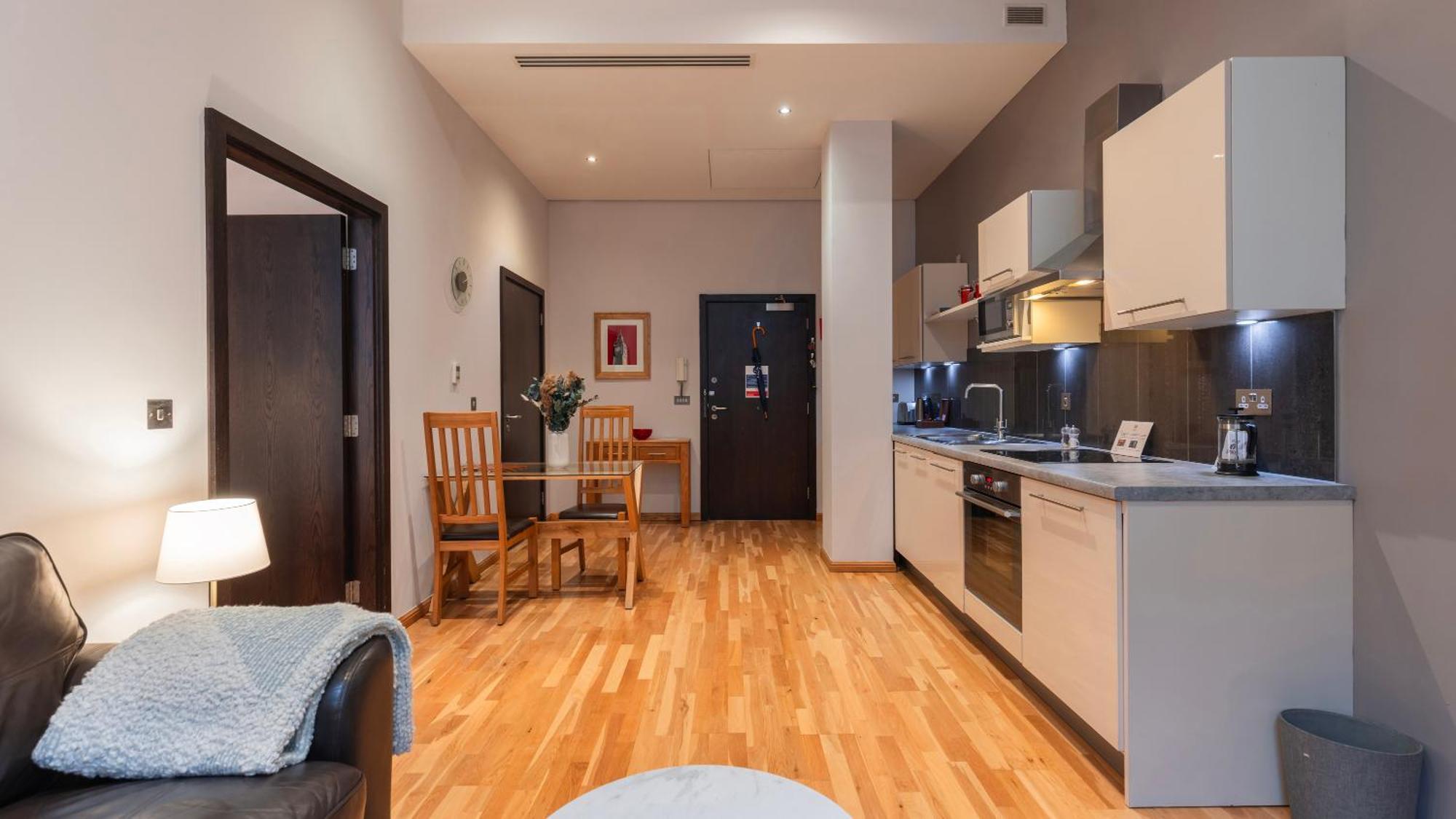 Cannon Street Serviced Apartments By Lovelystay Londra Esterno foto