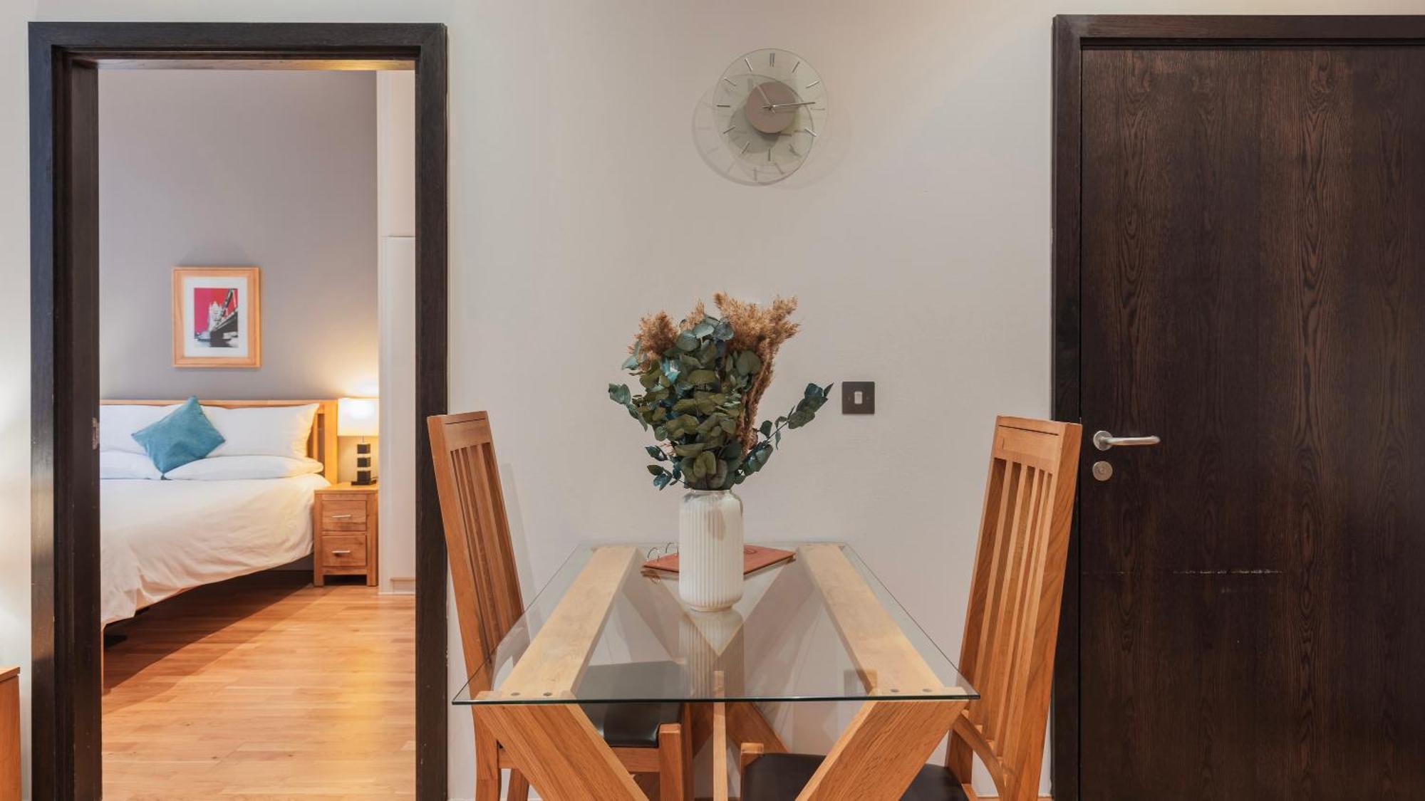 Cannon Street Serviced Apartments By Lovelystay Londra Esterno foto