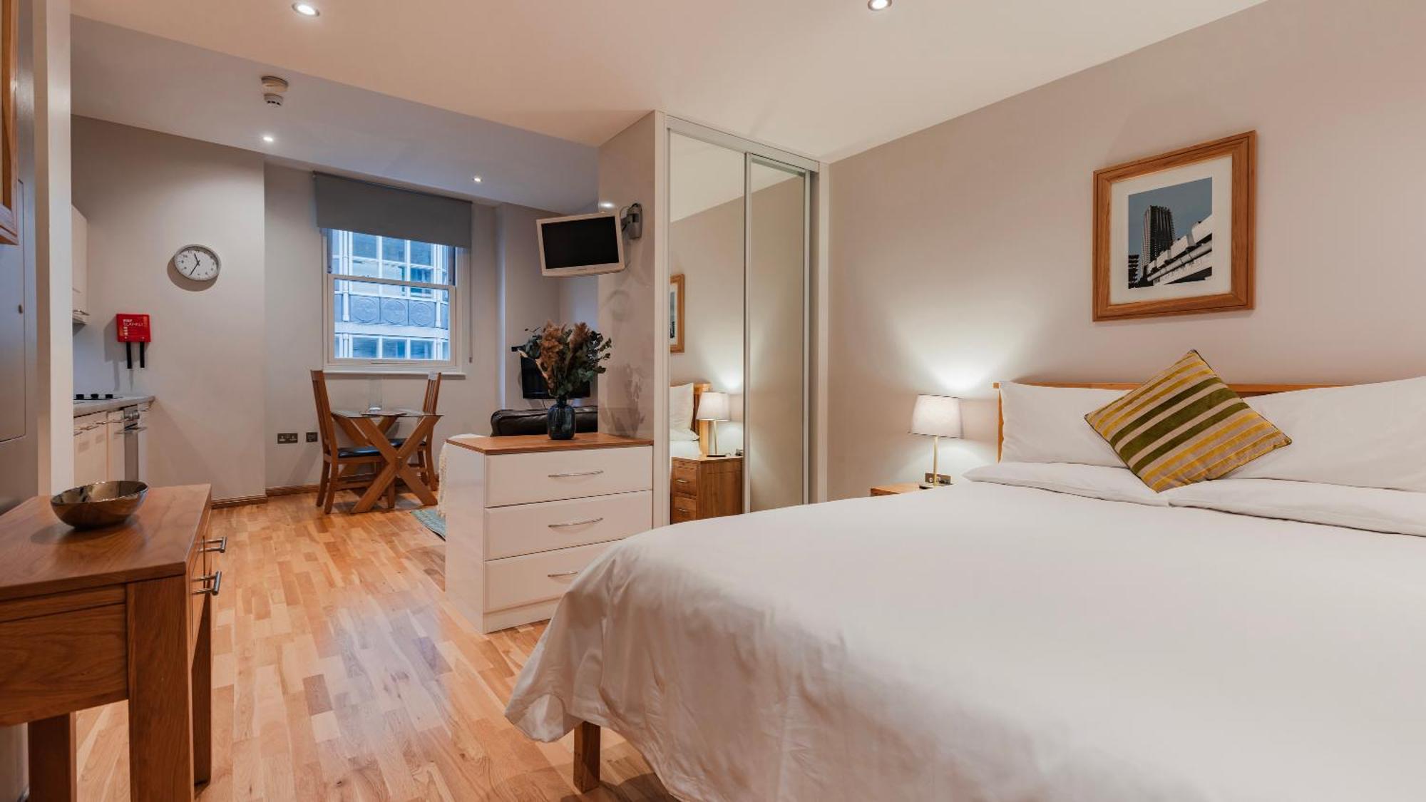 Cannon Street Serviced Apartments By Lovelystay Londra Esterno foto